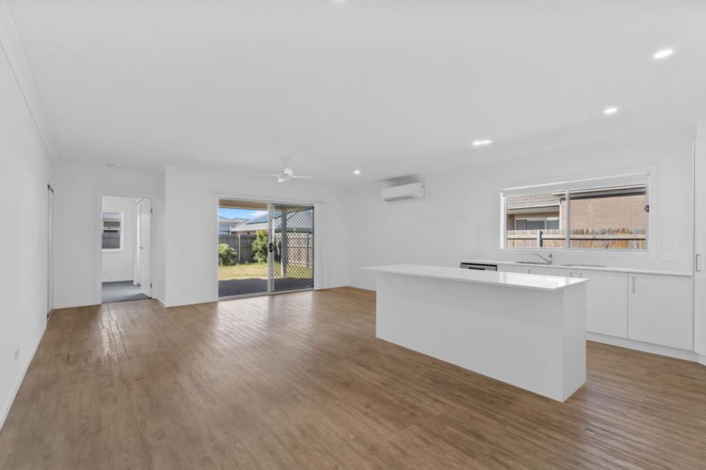 13 Frederick Cct, Eli Waters, QLD 4655