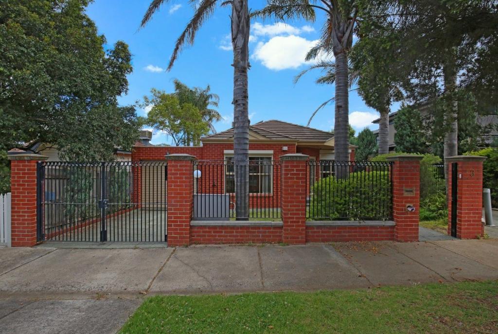 1/3 Gregory Gr, Preston, VIC 3072