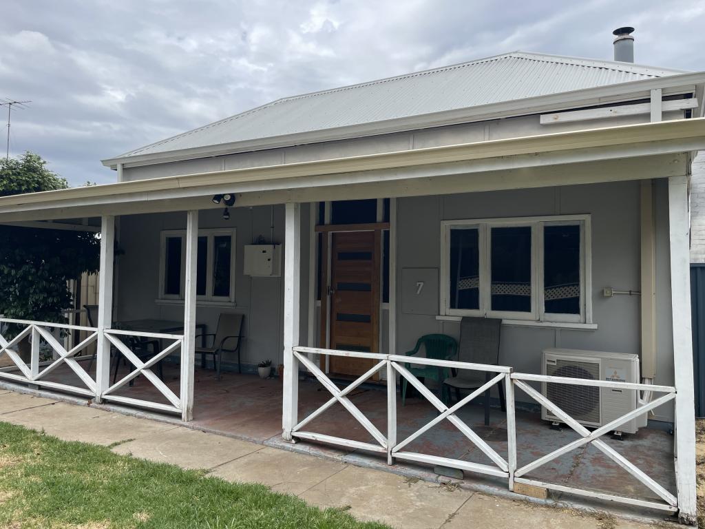 7 Throssell St, Collie, WA 6225