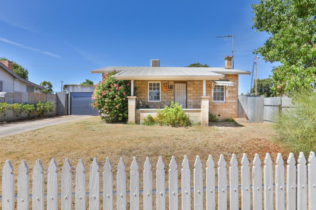 22 Railway Tce, Ouyen, VIC 3490