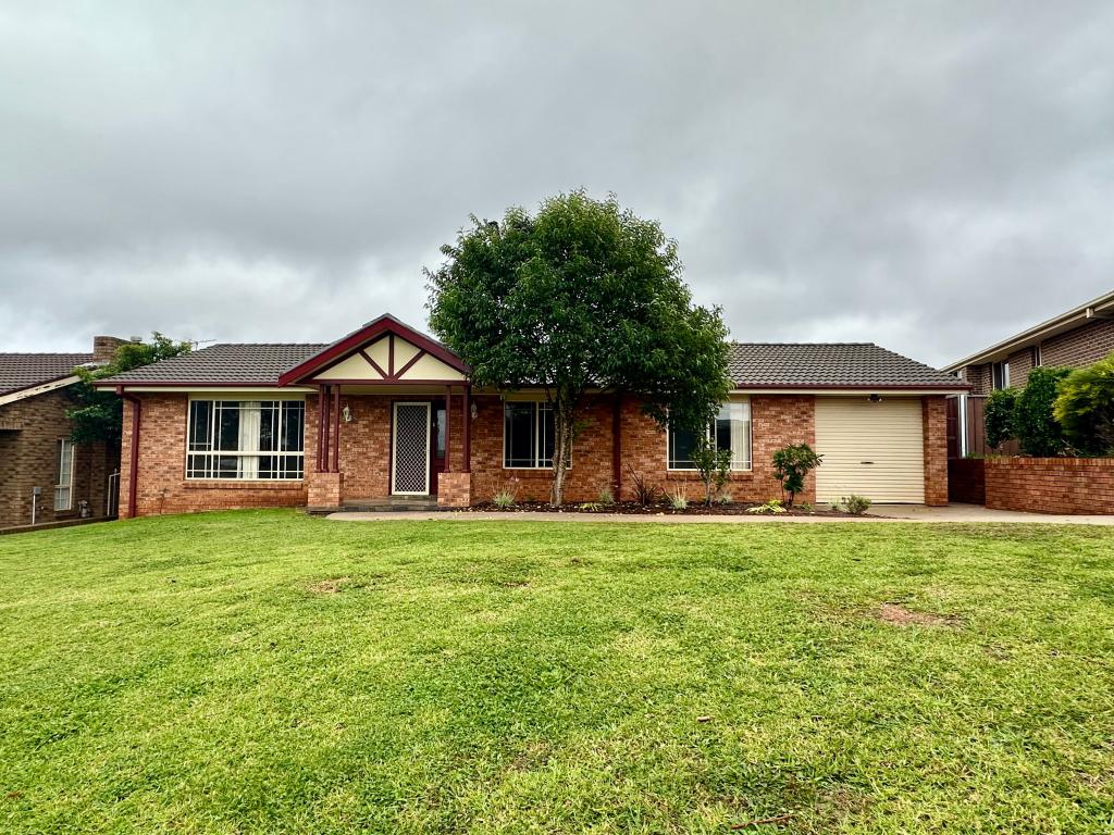 3 Martin Ct, Young, NSW 2594