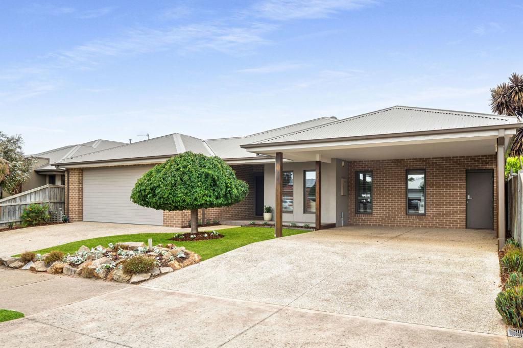29 Crestwood Dr, Rosebud, VIC 3939
