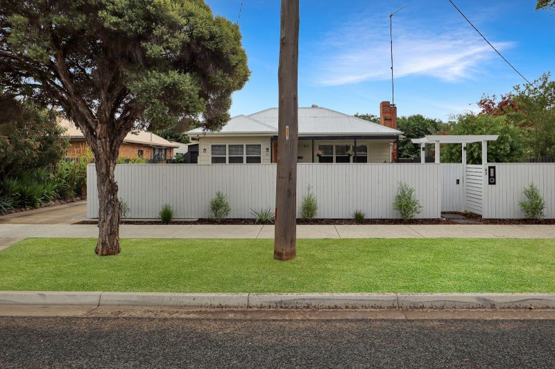 93 Crispe St, Deniliquin, NSW 2710