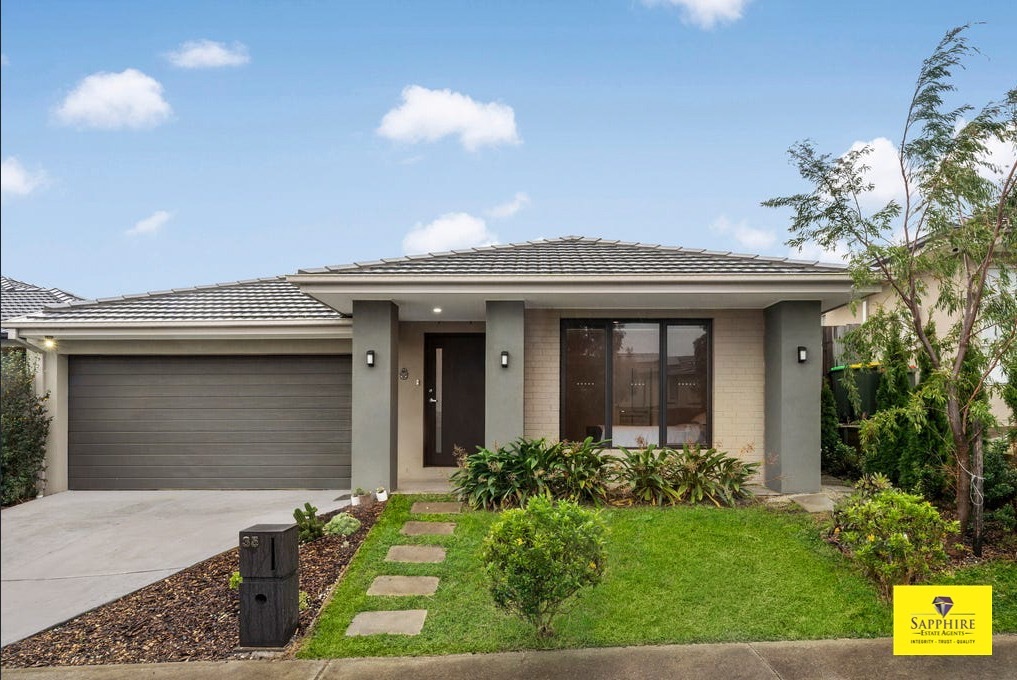35 CYCAD AVE, DONNYBROOK, VIC 3064