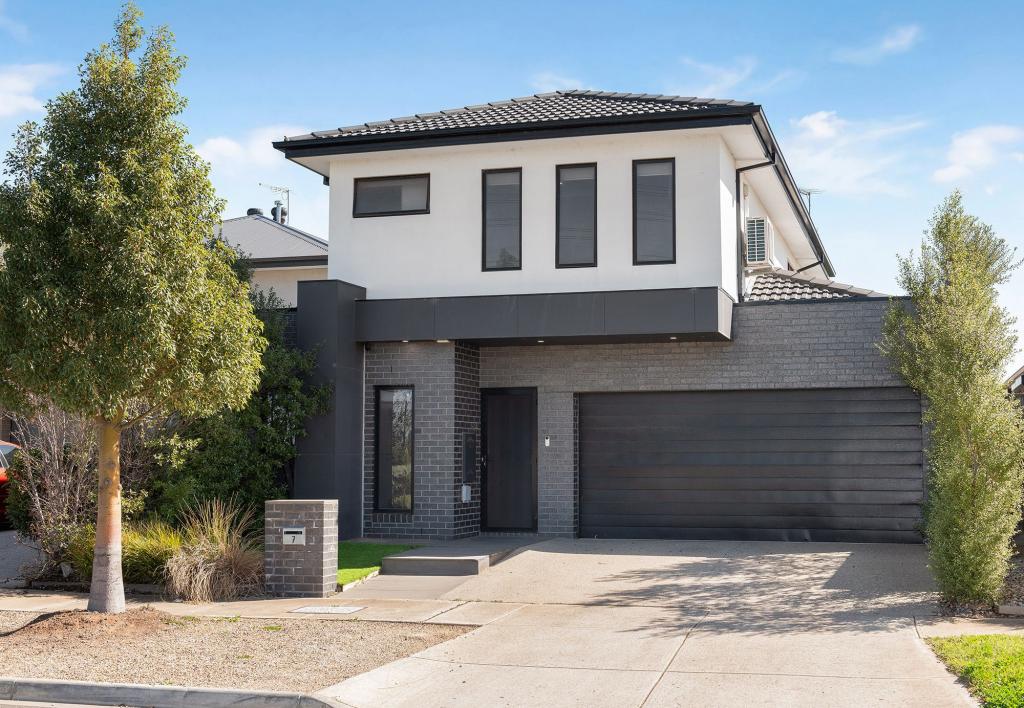 7 Monticiano Rd, Fraser Rise, VIC 3336