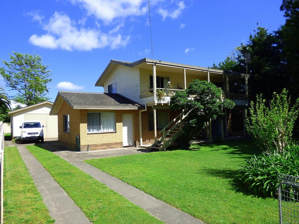 1 Emblen St, Eden, NSW 2551