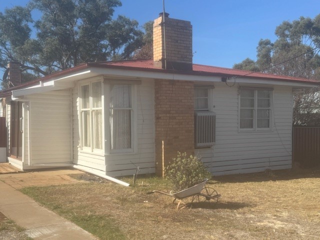 23 Mary St, Charlton, VIC 3525