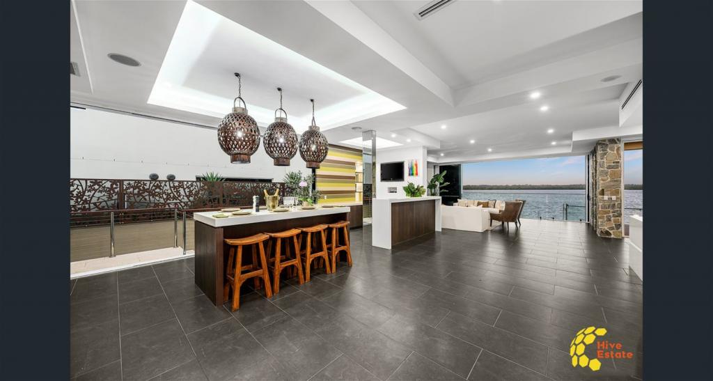 3 Parklane Tce, Paradise Point, QLD 4216