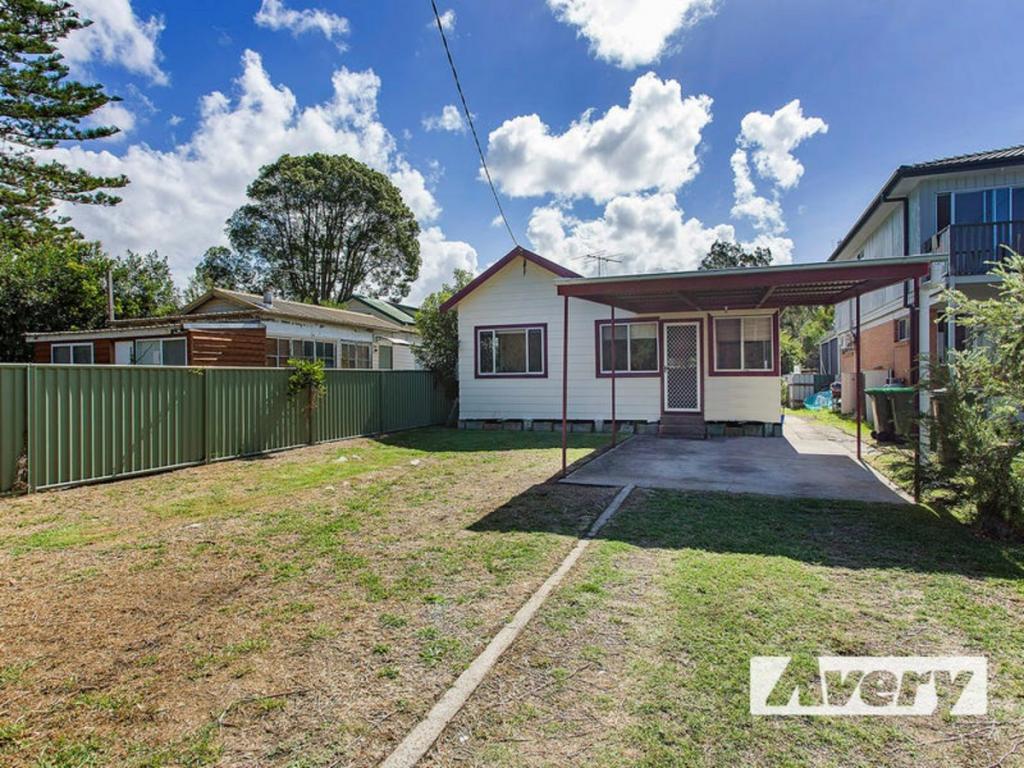17 Lake St, Blackalls Park, NSW 2283