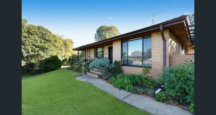 16 Cliffords Rd, Narrandera, NSW 2700