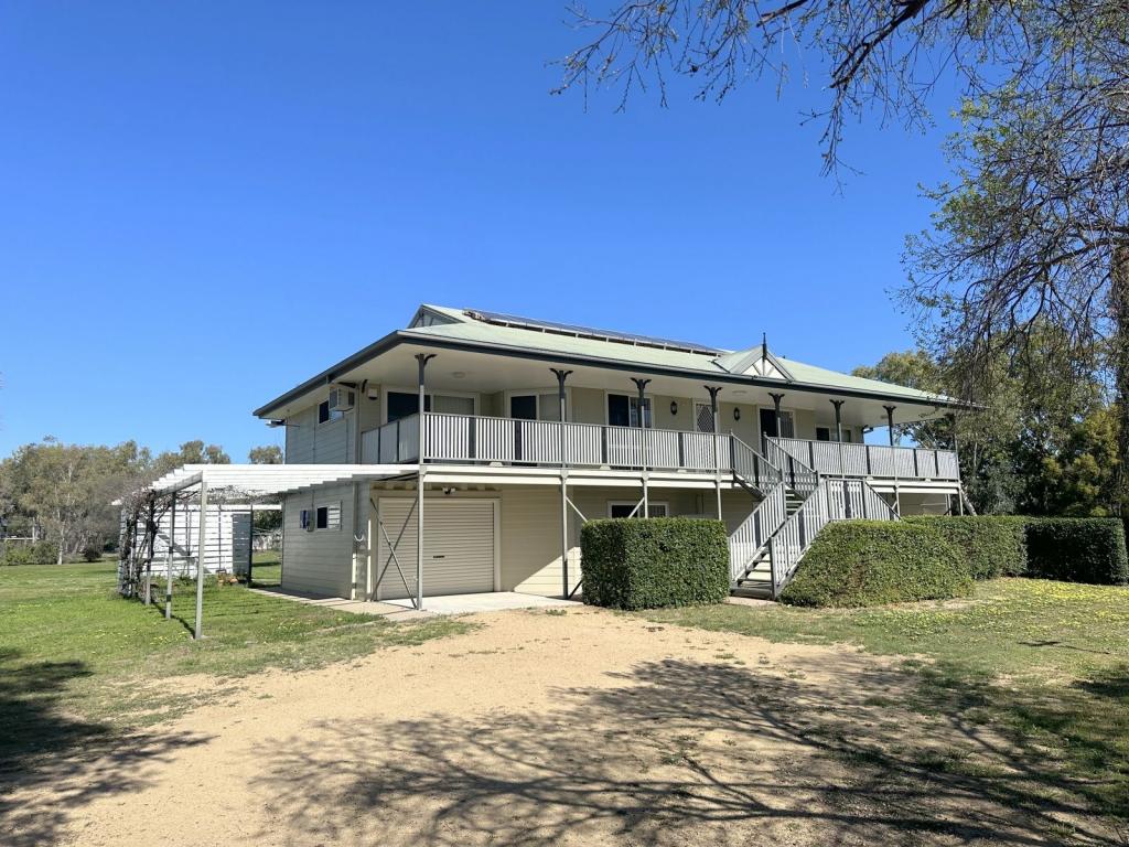 8 Kirkby Ave, Moree, NSW 2400