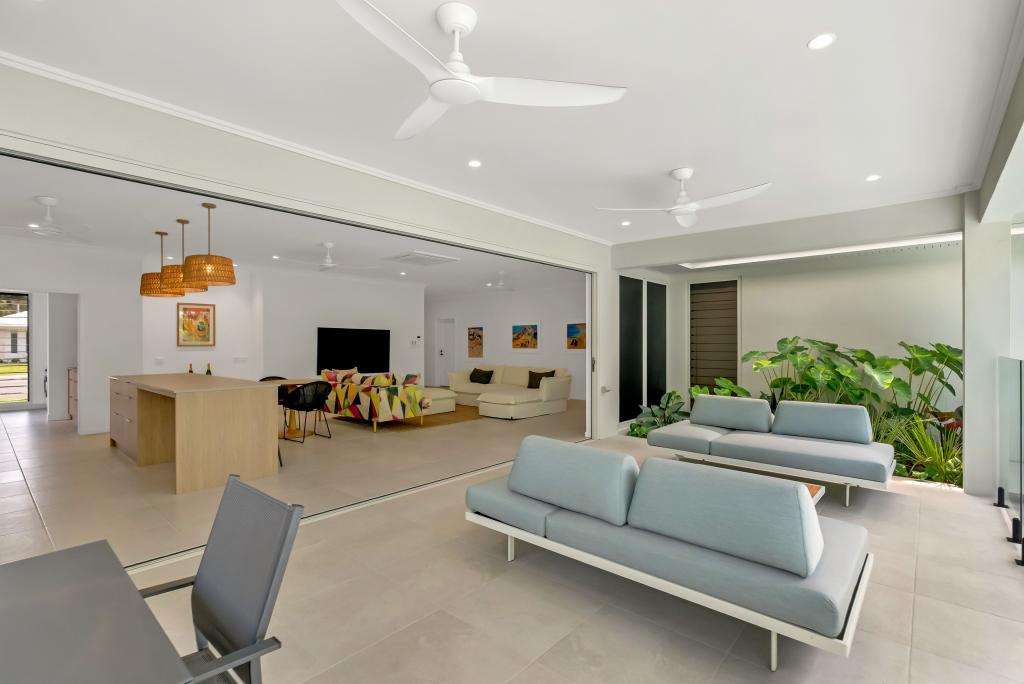 8 Beach Cl, Port Douglas, QLD 4877