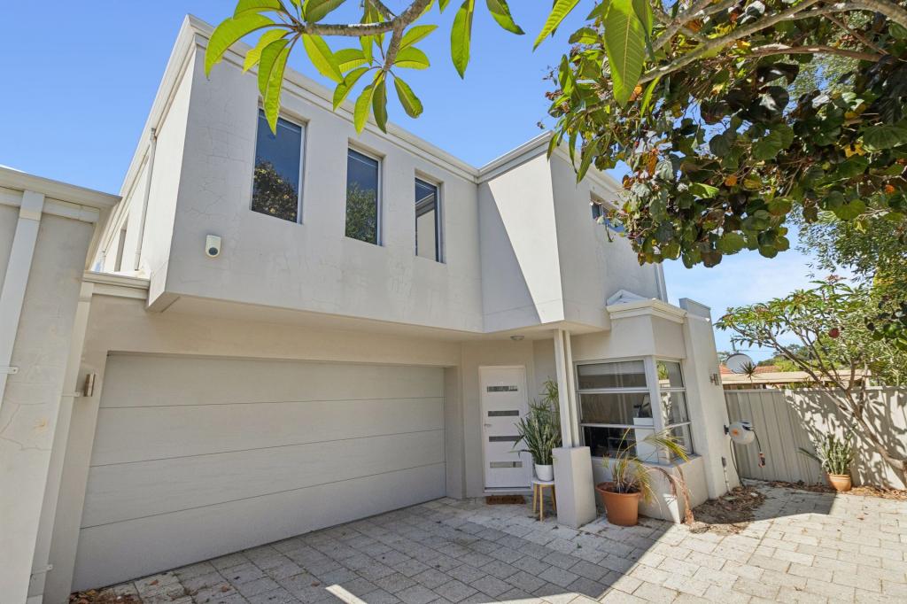 61d Hillsborough Dr, Nollamara, WA 6061