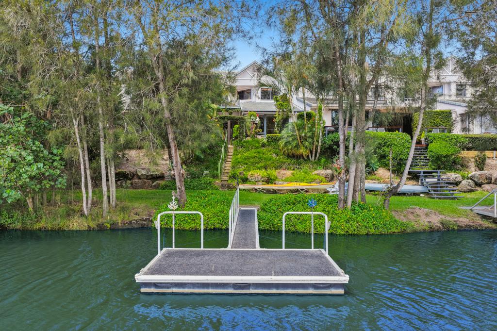 145/125 Santa Cruz Bvd, Clear Island Waters, QLD 4226