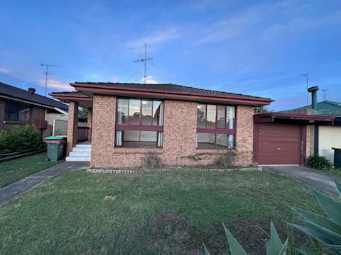 10 Horatio St, Rosemeadow, NSW 2560