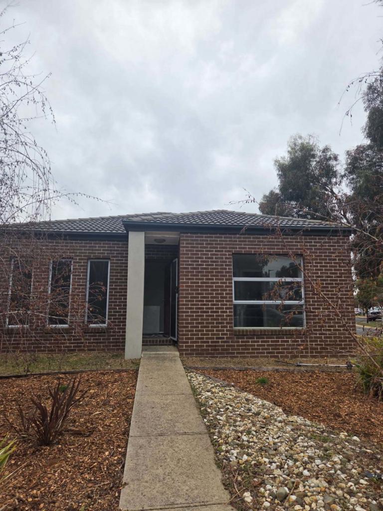 1 Vicky Ct, Point Cook, VIC 3030