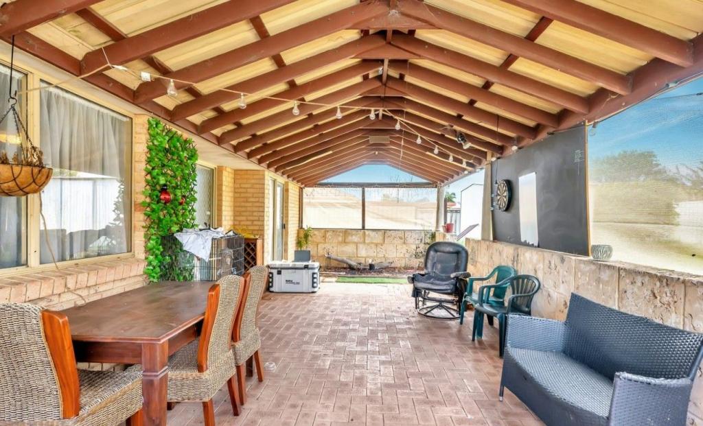 11 Torrens Pl, Greenfields, WA 6210