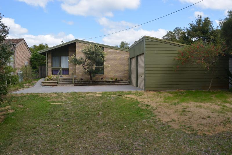 77 Elizabeth Dr, Broulee, NSW 2537