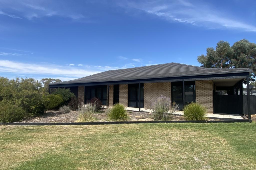 23 Wood St, Warracknabeal, VIC 3393