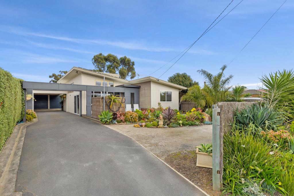 25 Clyde Ave, St Leonards, VIC 3223