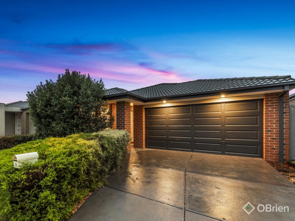 25 Mickleham Dr, Cranbourne North, VIC 3977