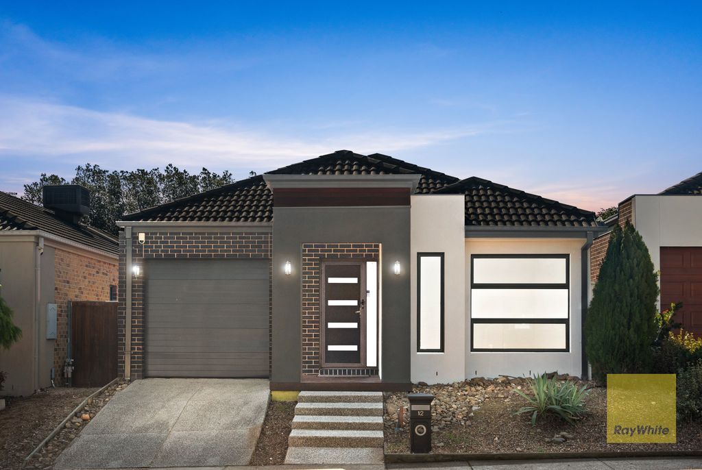 12 Barrington Cct, Caroline Springs, VIC 3023