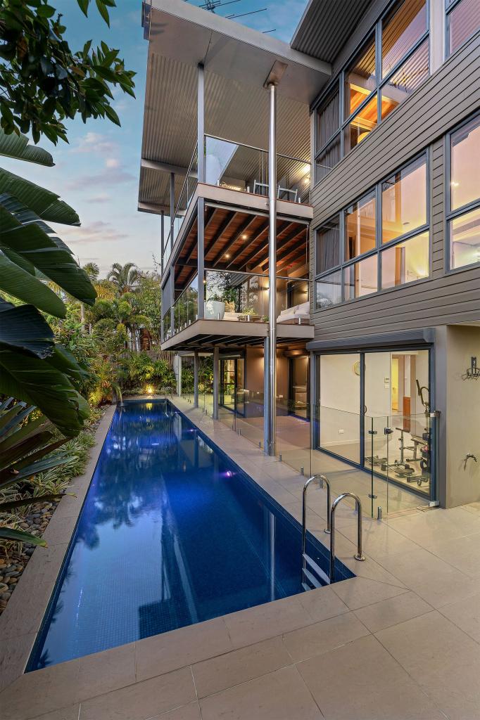 22 Crucis St, Coorparoo, QLD 4151