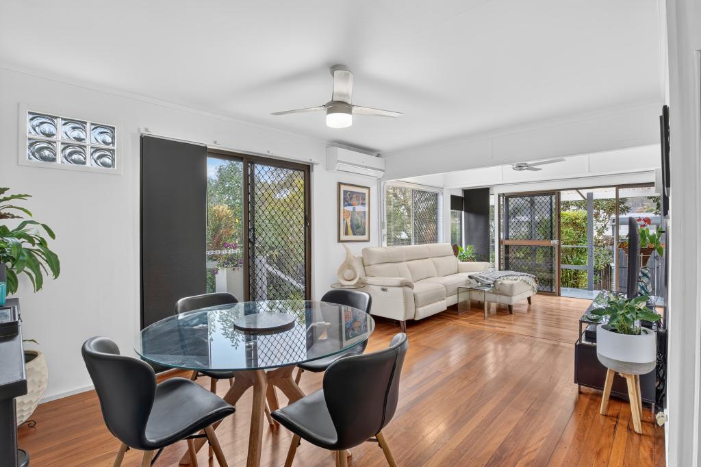 2/45 Parker St, Labrador, QLD 4215