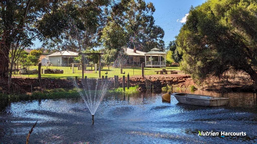 249 Lennards Rd, Lennard Brook, WA 6503