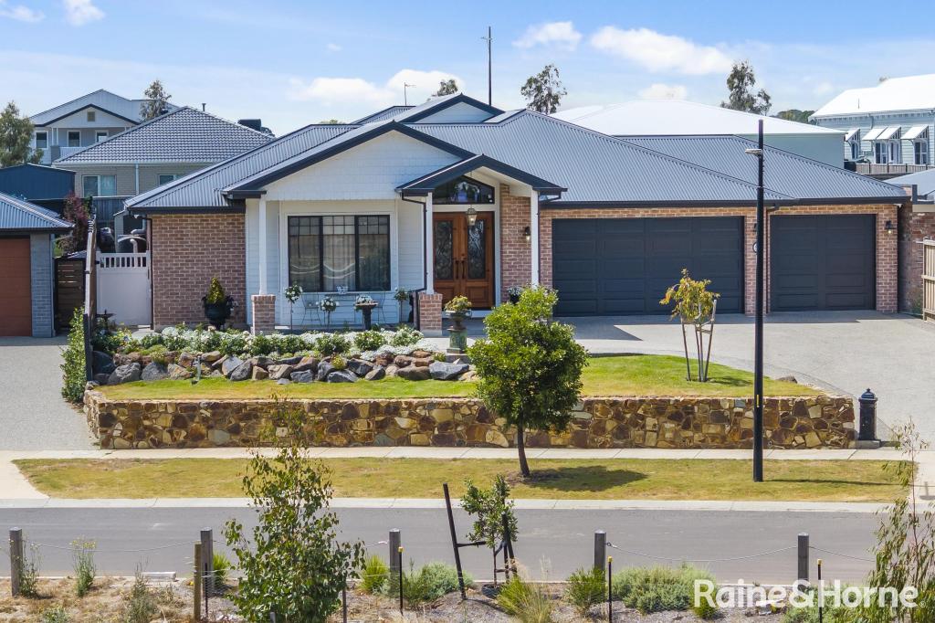 9 Richey Prom, Gisborne, VIC 3437