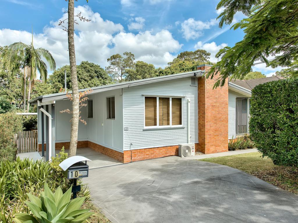 10 Falkirk St, Stafford Heights, QLD 4053