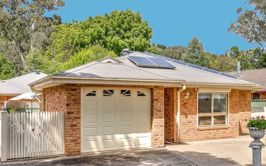 64a Service St, Porepunkah, VIC 3740