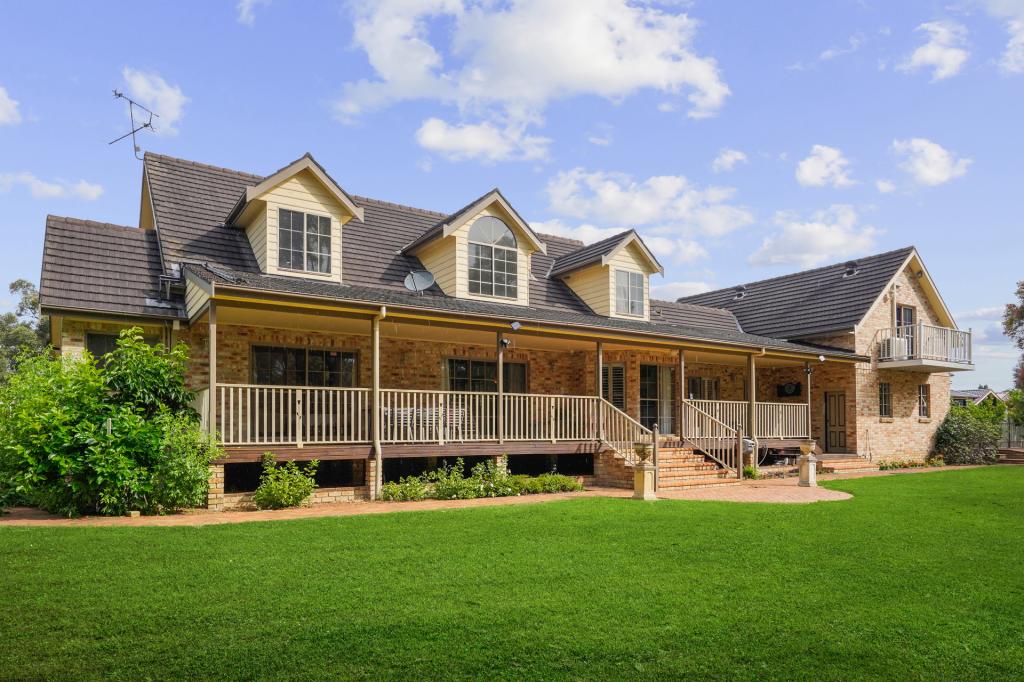 17 Burnside Gr, Windsor Downs, NSW 2756