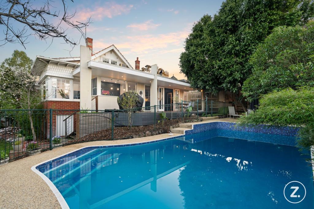 3 WHITEHORSE RD, DEEPDENE, VIC 3103