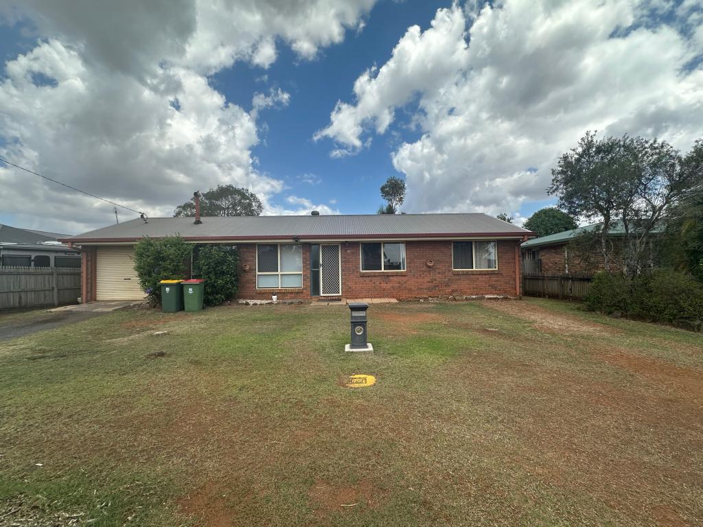 15 Shannon Ct, Oakey, QLD 4401