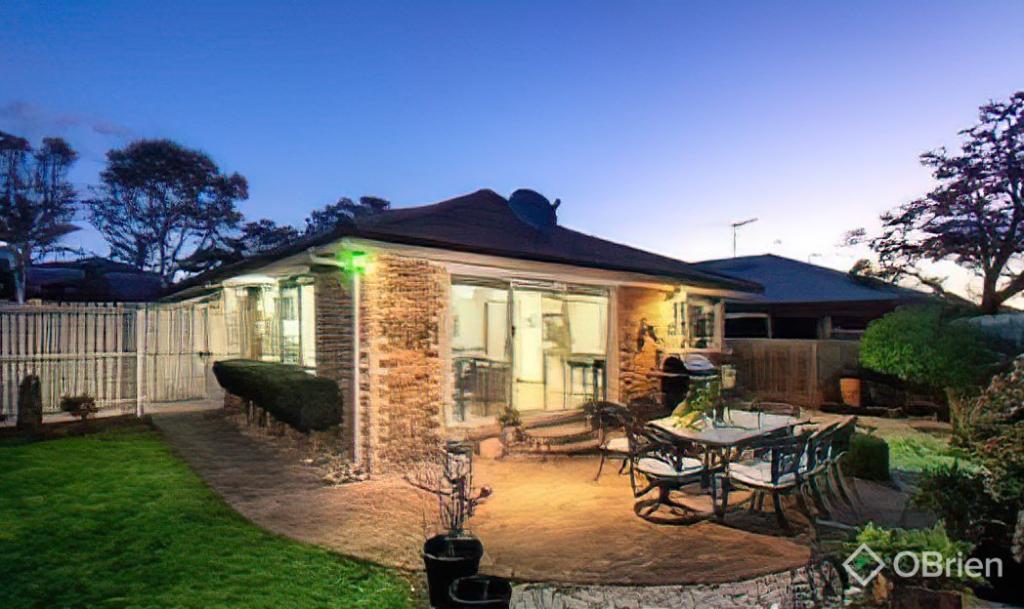 1 Whipbird Ct, Rowville, VIC 3178