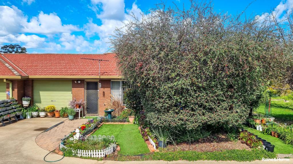 1/61 Blackett Ave, Young, NSW 2594