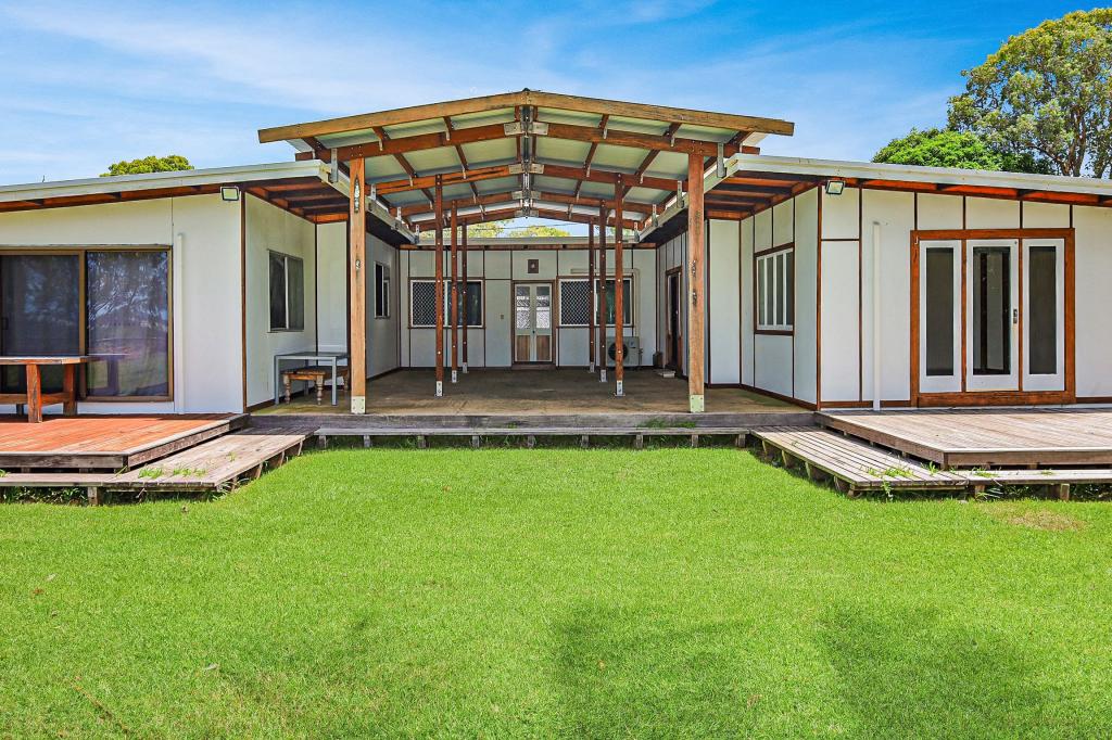 36 Melba St, Armstrong Beach, QLD 4737