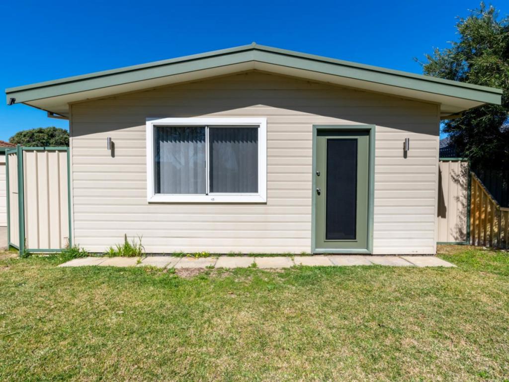 32A WATERTON WAY, COOLOONGUP, WA 6168