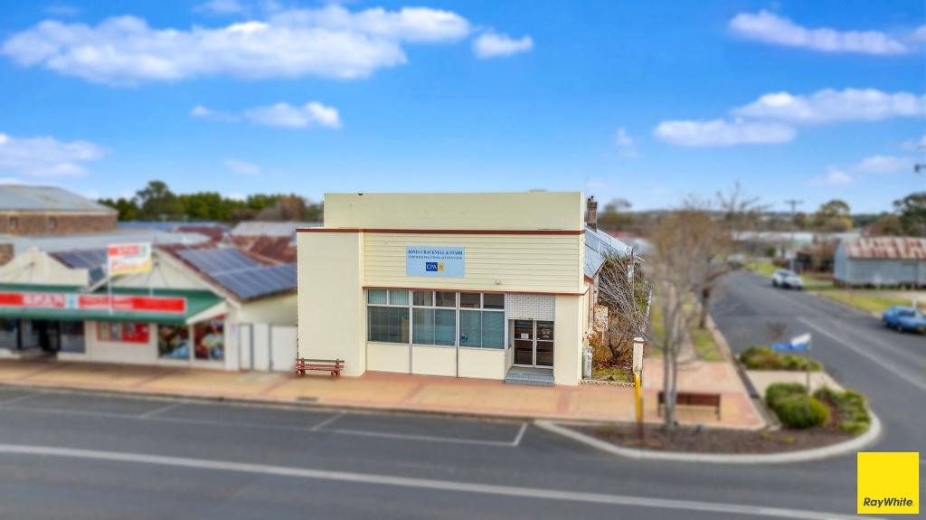 130 Bradley St, Guyra, NSW 2365