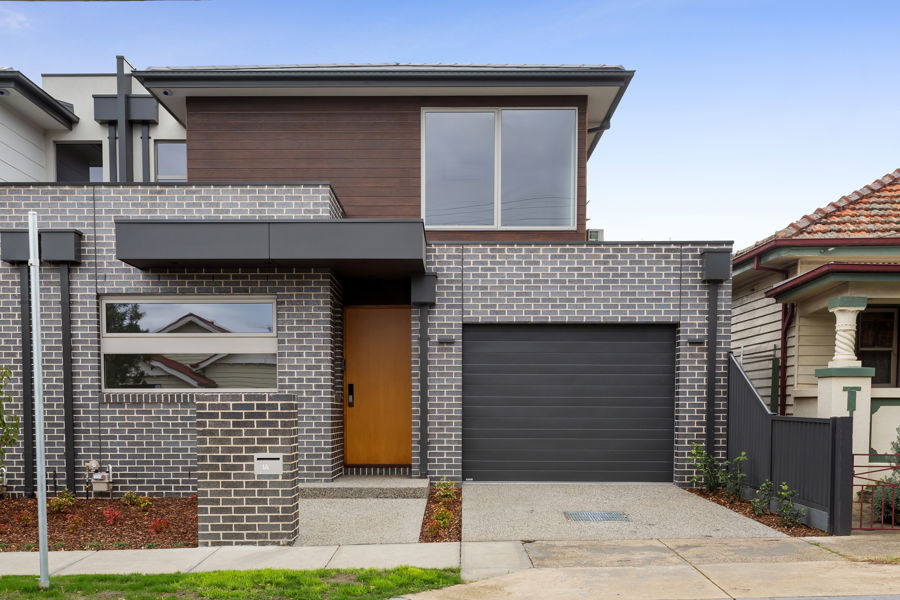1 DARE ST, COBURG, VIC 3058