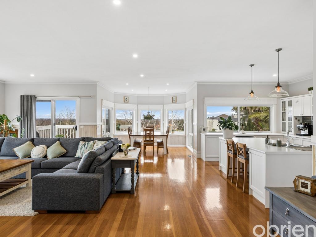 1 Telford Dr, Berwick, VIC 3806