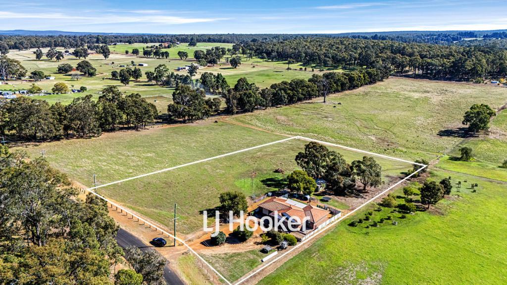 202 Booth St, Collie, WA 6225