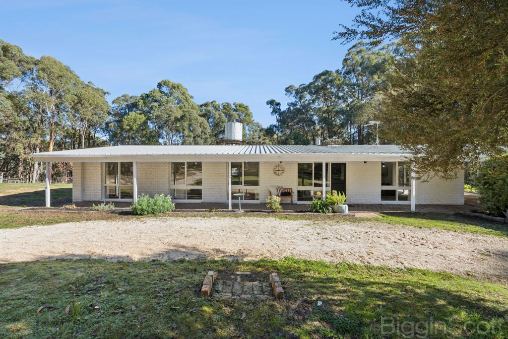 140 Kangaroo Dr, Coomoora, VIC 3461