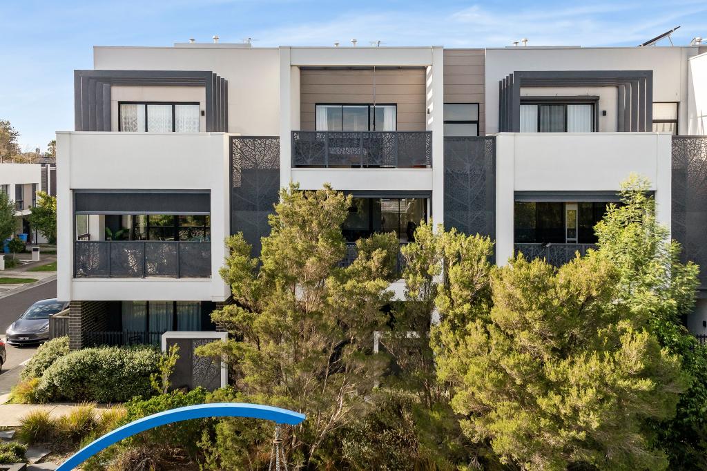 12 Moreton Walk, Cheltenham, VIC 3192