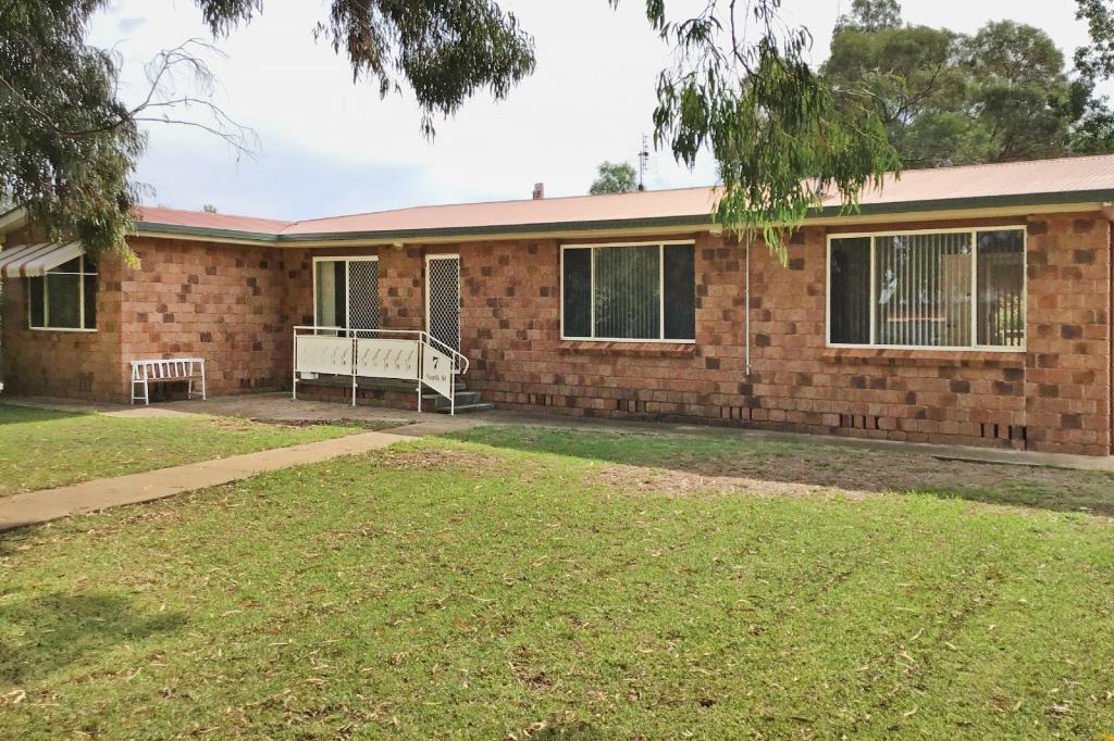 7 North St, Trundle, NSW 2875