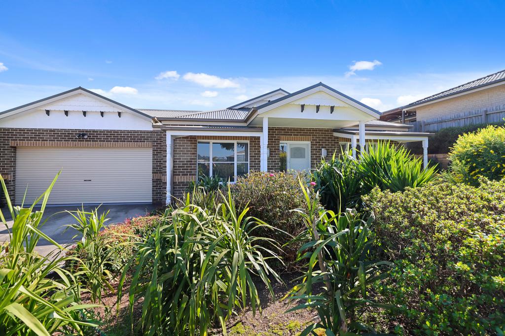11 Ajax St, Drouin, VIC 3818