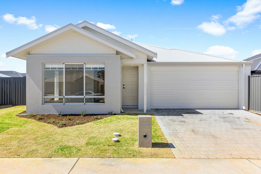 7 Pappinbarra Rd, Lakelands, WA 6180