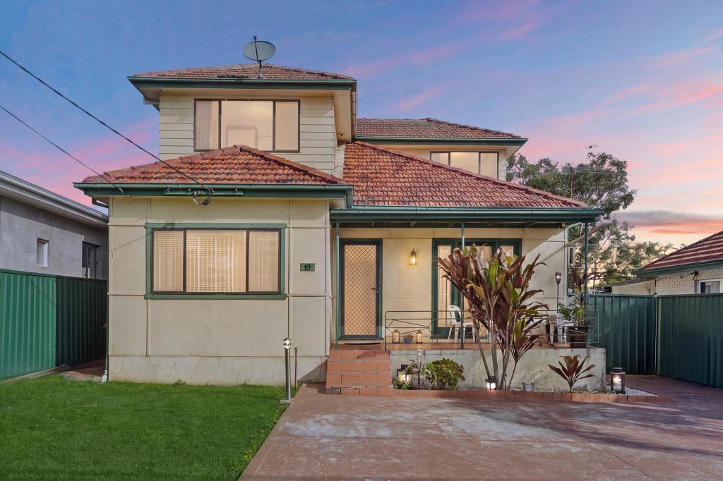 19 David St, Greenacre, NSW 2190
