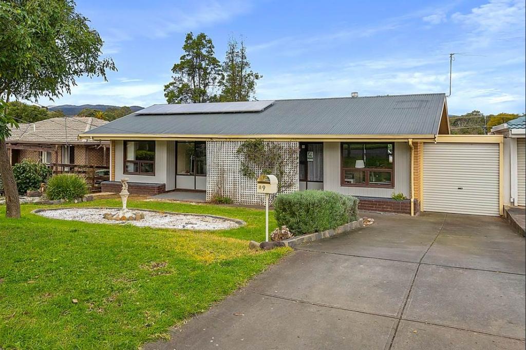 9 Greenbank Dr, Windsor Gardens, SA 5087
